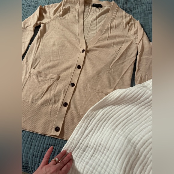 Banana Republic cardigan - Picture 6 of 8
